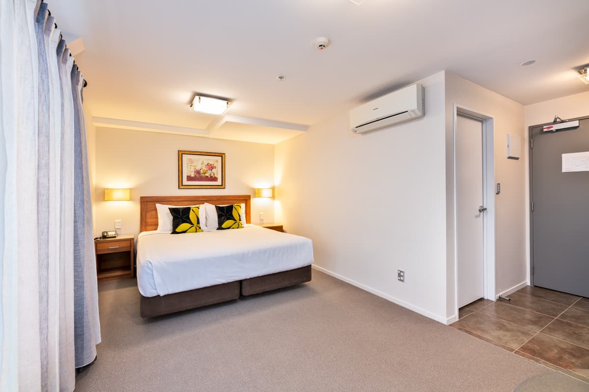 Rooms & Suites in Newmarket | Alexander Inn
